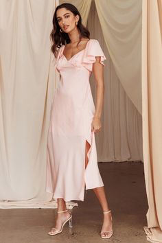 Shop the Park Avenue Flutter Sleeve Side Split Midi Dress Blush | Selfie Leslie Satin Hoco Dress, Hoco Dresses Green, Hoco Dresses Red, Pink Dress Shoes, Hoco Dresses Long Sleeve, Mini Prom Dresses, Side Dress, Selfie Leslie, Brunch Dress