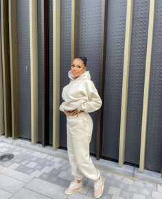 Jordan 4 Outfit Women, Outfit Ideas With Jordans, Jordan 4 Outfit, Effortlessly Chic Outfits, Modesty Fashion, Causal Outfits, Muslim Fashion Outfits