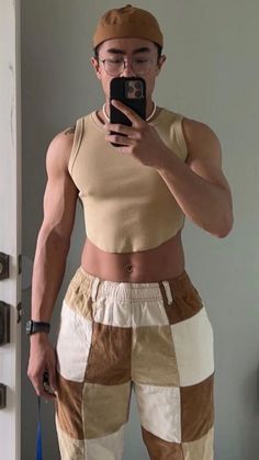 Toned Man Aesthetic, Masculine Crop Top, Jayce Packard, Men In Crop Tops Aesthetic, Men Wearing Crop Tops, Crop Top Hombre, Men Crop Top Outfit, Male Crop Top Outfits, Crop Top Outfits Men