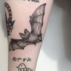 Bat Skeleton Tattoo, Small Bat Tattoo, Pointillism Tattoo, Tattoos Masculinas, Gotik Tattoo, Bats Tattoo Design, Geometric Tattoo Pattern, Bat Skeleton, Skeleton Tattoo