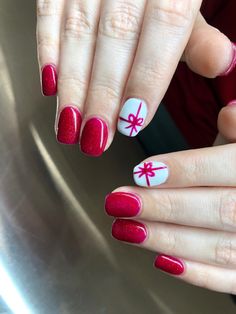 Present Nail Art, Red Christmas Presents, Present Nails, Red Glitter Nails, Christmas Present Nails, Line Nail Designs, Red Nails Glitter, Nail Designs Ideas, Lines On Nails