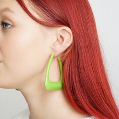 Discover the beauty of sustainability with our eco-friendly earrings, crafted from recycled plastic. Each pair is a one-of-a-kind creation, with unique textures and patterns that result from the artisanal, handmade process. These lightweight earrings make a bold statement while supporting a more sustainable future. Packaged in an elegant Smilla Brav jewelry box, they are perfect as a thoughtful gift or an eco-conscious addition to your own collection. Embrace the charm of individuality and susta Stocking Fillers For Him, Jewelry Magazine, Plastic Earrings, September Birthstone Jewelry, Stocking Fillers For Her, Jewelry Ring Box, Light Weight Earrings, Pearl Jewellery Earrings, Eye Jewelry