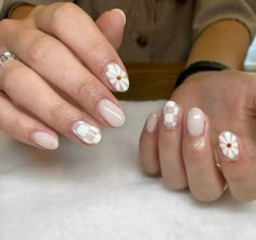 Nails In France, Neutral August Nails, Neutral Boho Nails, Boho Neutral Nails, Spring Almond Nails Simple, Natural Spring Nails Simple, Simple Design Nail Art, Spring Time Nails Ideas, Neutral Nails With Accent