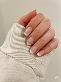 Oval Nails French, French Manicure Long Nails, French Manicure Nail Designs, Oval Shaped Nails, Nails Round, Nagellack Trends, Powder Manicure, French Tip Nail Designs, Nails French Tip