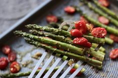 roasted asparagus with tomatoes and parmesan cheese Sheet Pan Asparagus, Asparagus With Tomatoes, Pan Asparagus, Asparagus And Tomatoes, Tomatoes Roasted, Pickled Asparagus, Cheese Course, Asparagus Recipes