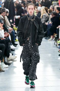 Sacai Fall 2020 Menswear Collection - Vogue Vogue Editorial, Leopard Print Pants, High Fashion Photography, Leather Outerwear, Vogue India, Instagram Outfits, Runway Looks