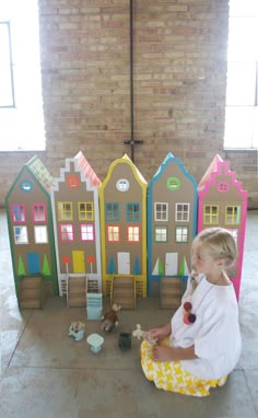 Cardboard Houses For Kids, Film Trailer, Cardboard Toys, Cardboard House, Diy Cardboard, Cardboard Crafts, Kids Diy, Kid Crafts, Play Houses