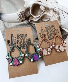 These earrings can be dressed up or worn with a tee and jeans! Druzy teardrop  Fish hook Lightweight  Choose your color! 2" drop Earrings Western, Druzy Earrings, Southwestern Jewelry, Color 2, Fish Hook, Teardrop Earrings, Earrings Jewelry, Jewelry Earrings Studs, Druzy