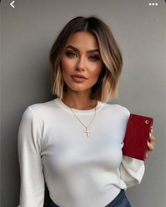 Bob Haircut Balayage Brunettes, Short Brown Bob With Money Piece, Long Sleek Bob, Fall Balayage Short Hair, Short Sandy Blonde Hair, Short Hair Summer 2024, Miranda Derrick Hair, Hair 40 Year Old Woman, Short Hair And Color