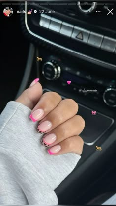 Cute Nail Natural, Short No Acrylic Nails, Cute Nail Inspo Acrylic Square, Short Cute Nails Square, Cheetah And Pink Nails, Solid Color Nails With Design, Short Preppy Nails, Super Easy Nail Designs For Beginners, Pink And Leopard Nails