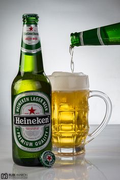 Heineken Experience, Beer Drinks, Heineken Beer, Beer Photography, Beers Of The World, All Beer, Lager Beer, Beer Brands, German Beer