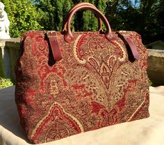 Carpet Bags, Croc Bag, Muslimah Style, Baggy Dresses, Perfect Purse, Plush Carpet, Jute Bags, Chic Handbags