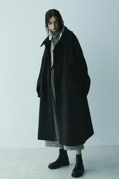 Neue Outfits, Yohji Yamamoto, Inspiration Mode, Mode Inspiration, Style Board, Black Coat