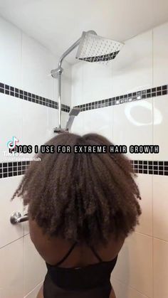 Long Hair Growing Tips, Hair Journey Tips, Black Hair Tips, Hair Growth Methods, Afro Hair Care, Black Hair Growth, Curly Hair Care Routine, Extreme Hair Growth