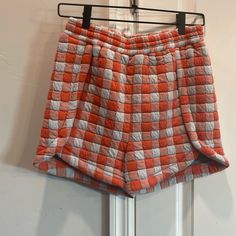 Very Soft And Cozy Quilted Fabric. Dolphin Hem. Elastic Waist. Shorts Upcycle, Quilted Shorts, Quilted Fashion, Quilted Clothes, Quilting Inspiration, Quilted Fabric, Ruffle Shorts, Quilt Inspiration, Color Orange