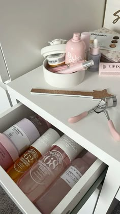 Pink Lifestyle, Pink Girly Things, Everything Pink, Clean Girl, Just Girly Things, Aesthetic Makeup