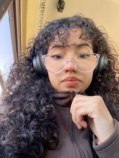 Curly Hairstyles Glasses, Bow Hairstyle Curly Hair, Curly Hair With Glasses, Curly Hair With Bow Hairstyles, Curly Hair Bow Hairstyles, Glasses Curly Hair, Curly Aesthetic, Hair With Glasses, Hair Bow Aesthetic Curly Hair