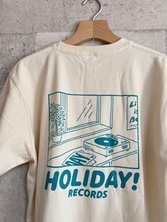 a t - shirt that says holiday records on it