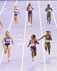 the women's 4x100m relay team is competing