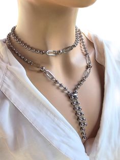 This is a stainless steel  vertebrae style goth punk alt grunge aesthetic chainmail choker necklace, all Handmade by me. It has a built-in extender so it can be worn as a choker or as a longer necklace. it runs from approximately 15" to 18". completely hypoallergenic, waterproof sweatproof and will never tarnish 💗NOTE ABOUT DELIVERY TIMES FOR FREE SHIPPING💗 This is shipped via tracked package. It is not the quickest way to ship, but I am trying to save you money by offering you free (or next t Alt Grunge Aesthetic, Chainmail Choker, Punk Choker, Alt Grunge, Dark Academia Aesthetic, Goth Punk, Goth Grunge, Aesthetic Grunge, Multi Strand Necklace