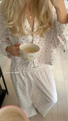 Winter Pyjama Aesthetic, Pajamas Women Aesthetic, Girly Pjs, Aesthetic Pjs, Live More Worry Less, Her Drawing, Cozy Snow, New Hijab, Pajamas Aesthetic