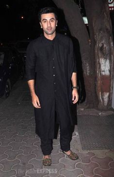 6ranbirkapoor Kurta Style For Men, Actors Fashion, Kurta Designs Men's, Kurta Fashion, Imtiaz Ali, Mens Indian Wear