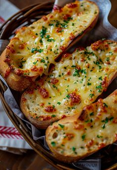 Garlic Bread Recipe With Roasted Garlic, Cheesy Toast Bread, Sourdough Cheesy Garlic Bread, Fresh Garlic Bread, Homemade Cheesy Garlic Bread, Garlic Loaf, Easy Garlic Bread, Cheesy Garlic Bread Recipe, Cheese Bread Recipe