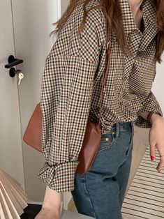 Material : Cotton, Polyester Pattern: Plaid Collar: Turn-down Closure Type: Button-up Style : Dark Academia Aesthetic Size (cm) Shoulder Bust Sleeve Length S 51 104 44 61 M 52 108 44 62 L 53 112 45 63 XL 54 116 45 64 Size (inch) Shoulder Bust Sleeve Length S 20.08 40.94 17.32 24.02 M 20.47 42.52 17.32 24.41 L 20.87 44.09 17.72 24.80 XL 21.26 45.67 17.72 25.20 Preppy Mode, Dark Academia Clothing, Victorian Blouse, Plaid Shirt Women, Brown Blouse, Plaid Shirts, Next Clothes, Brown Plaid, Vintage Plaid