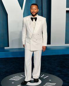 John Legend attended the 2022 Vanity Fair Oscar Party in Gucci. #Gucci #JohnLegend #Oscars #VFOscars #AlessandroMichele #GucciHighJewelry John Legend, Jessica Chastain, Mens Street Style, Double Breasted Suit Jacket