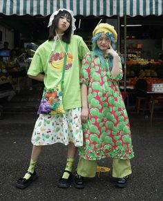 Japanese Maximalism Fashion, Yotsubacore Outfits, Quirky Vintage Fashion, Eclectic Spring Outfits, Frog Themed Outfit, Postmodern Fashion, Maxamilist Outfits, Japanese Street Fashion Casual, Fruit Outfits