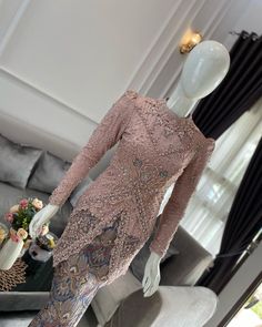 Kebaya Engagement Hijab, Outfit Ideas Muslim, Outfit Muslim, Simple Style Outfits, Dress Pesta