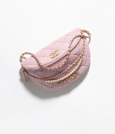 Waist bag, Shiny lambskin, imitation pearls & gold-tone metal, light pink — Fashion | CHANEL Chanel 22 Mini, Light Pink Fashion, Social Lifestyle, Gift Packaging Ideas, Chanel 22, Chanel Watch, Micro Bags, Paint Inspo