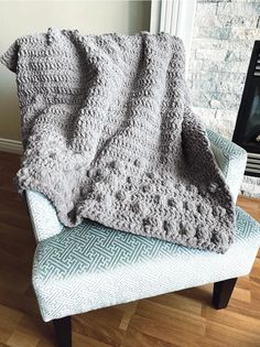 Free Hendry Blanket Pattern – Mary Maxim Bulky Blanket, Tl Yarn Crafts, Modern Crochet Blanket, Afghans Crochet, Mary Maxim, Afghan Throw Blanket, Bernat Blanket Yarn, Knitted Afghans, Crochet Afghans