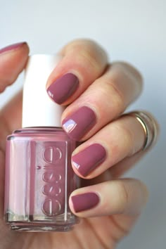 Essie Mauves : Island Hopping | Essie Envy Mauve Nail Polish, Mauve Nails, Essie Nail Polish, Essie Nail, Manicure Y Pedicure, Island Hopping, Nail Polish Colors, Manicure And Pedicure