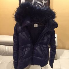 Brand New Super Fresh Jacket. The Color Is Amazing It’s Not Blue Or Purple . Its Like A Special Space Material You’ve Never Felt. Very Soft And Quite A Very High End Jacket. #Macys#S13#Puffer#Freeshipping Puffer Parka, Black Puffer Vest, Blanket Coat, Long Puffer Coat, Aritzia Tna, Puff Jacket, Puffy Coat, Long Puffer, Black Puffer Jacket