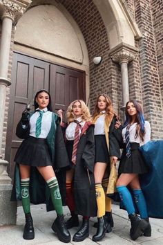 Girl Group Halloween Costumes, Women Halloween Costume Ideas, Costume Carnaval, Cute Group Halloween Costumes, Matching Halloween Costumes, Bff Halloween Costumes, Best Friend Halloween Costumes, Trio Halloween Costumes, Hot Halloween Outfits