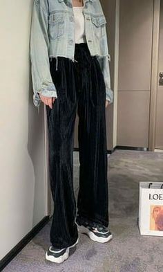 Taekook Core, Minimalist Wardrobe Women, Velvet Outfit, Loose Pants Outfit, Velvet Clothes, Velvet Trousers, Causual Outfits, Velvet Pants, Pinterest Fashion