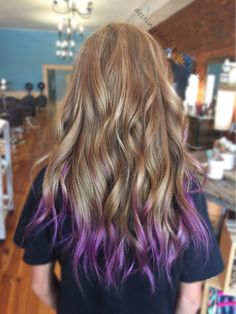 Hair Colour Tips Dip Dye, Purple Ombre Blonde Hair, Blond Hair Purple Tips, Blond Hair With Colour Underneath, Purple Ends On Blonde Hair, Dark Purple On Blonde Hair, Light Purple Tips Hair, Purple Tips On Blonde Hair, Purple Dye On Blonde Hair