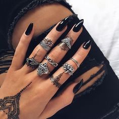 † JODI DIAMOND 🔥 JodiDiamond.com ⟁ Henna Style, Black Nail Art, Her Nails, Nail Ring, Black Nails, Nail Art Design