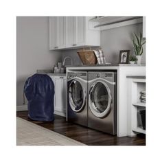 The heavy duty Jumbo Laundry bag by Hastings Home will make it a breeze to transport your laundry! This bag is made from tear resistant nylon, making It'sturdy enough to hold up to approximately 40 lbs. of clothing. Ideal for people who live in apartments or dorms and need to travel with their laundry. Can also be used as a hamper liner, or even as storage for camping or athletic gear! Convenient and machine washable with a locking drawstring clo Apartment Storage, Dream Laundry Room, Laundry Essentials, Laundry Room Inspiration, Laundry Room Remodel, Laundry Decor, Laundry Room Diy, Laundry Closet