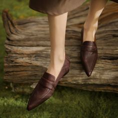 Elegant, Natural, Comfortable. Color: Coffee/BlackMaterial: SheepskinInsole: SheepskinSole: Natual RubberHeels: 2.5 cm/0.98"Weight: 0.19kg Each Shoes (measured size 8) Origin: Made in China For Pointed Toe Shoes, We Suggest Choose Half Size Larger Than Your Usual Size. Production Time: About 5-7 days (Any exceptional case will email you, Please pay attention to your email left) Shipping Time: Free Shipping To most locations, delivery time is approximately 5-15 days; We have paid FedEx Option, to Brown Low Heel Pointed Toe Flats For Office, Brown Pointed Toe Flats With Low Heel For Office, Fall Calf Leather Slip-on Shoes, Brown Low Heel Flats For Work, Brown Leather Shoes With Removable Insole For Office, Brown Pointed Toe Loafers With Rubber Sole, Brown Low Heel Loafers For Office, Brown Calf Leather Flats For Spring, Slip-on Faux Leather Shoes For Fall