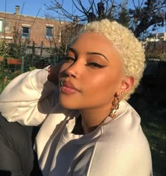 Platinum Blonde Short Hair Black Women, Blonde Shaved Hair, Blonde Buzzcut Woman Black, Platinum Blonde Twa, Short Platinum Blonde Hair Black Women, Short 4b Hair, Blonde Twa, Short Platinum Blonde Hair, Short Dyed Hair