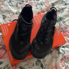 Sz9.5 Mens New In Box Missing Lid Nike Pegasus, Shoes Nike, Gore Tex, Nike Black, Mens Shoes Sneakers, Men's Nike, Black Nikes, Nike Shoes, Nike Men