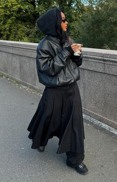 Maxi Pleated Skirt Outfit, Tokyo Outfits Japanese Street Styles, Danish Fashion Copenhagen Street Style, Barcelona Holiday, Tokyo Outfits, Punk Chic, Pleated Skirt Outfit, Copenhagen Street Style, Danish Fashion