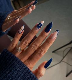 Almond Nails Designs Navy Blue, Berry Blue Nails, Navy Blue Nail Ideas Almond, Navy Blue Gel X Nails, Navy Blue French Tip Nails Almond, Navy Design Nails, Navy Blue Design Nails, Navy Blue Nails Aesthetic, Blue Classy Nails