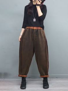 Style: Casual Material: Cotton Pattern: Solid Color Length: Ninth Pants/Skirts Closure Type: Elastic Silhouette: Loose Gender: Female Season: Winter #sweatpants #cotton #baggypants #winterpants Baggy Brown Pants For Fall, Trendy Baggy Brown Bottoms, Baggy Brown Bottoms With Elastic Waistband, Fall Bottoms With Pull-on Style And Tapered Leg, Brown Harem Pants For Fall, Casual Brown Baggy Harem Pants, Casual High-waist Winter Bottoms, Casual High Waist Winter Bottoms, Baggy Brown Pants For Winter