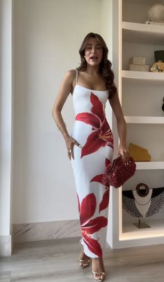 Orchid Dress Outfit, Flowers Dress Outfit, Fitted Red Beach Dress, Hawaii Outfit Aesthetic, Spring Sundress, Hawai Party Outfit, Beach Dress Pics, Hawaii Dress Outfit Ideas, Pool Party Outfit Ideas