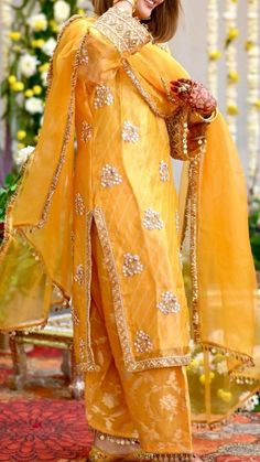 Haldi Salwar Suit, Mehndi Suit Designs, Indian Haldi Outfit, Mehndi Outfit Ideas, Mehndi Suit, After Wedding Outfit, Fancy Dress Patterns, Bridal Suits Punjabi