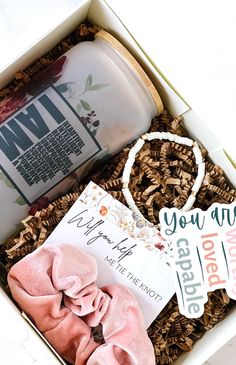 Show your appreciation with our cute bridesmaid gift sets. These adorable boxes are the perfect way to say "Will you be my bridesmaid?" and make your proposal one to remember. Find out more here on Etsy today! Bridesmaid Gift Baskets, Cute Bridesmaids Gifts, Creative Gift Baskets, Ask Your Friends, Bridesmaids Gift Sets, Gift Boxes For Women, Bridesmaid Gift Boxes, Tie The Knot, Christmas Gift Baskets