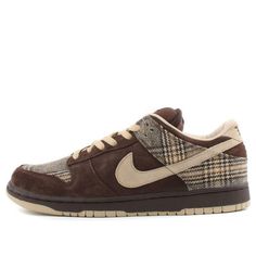 Nike Dunk Low Pro SB Skateboard 'Tweed' Baroque Brown/Mushroom 304292-223 sneakmarks Dunk Shoes, Nike Sb Dunk Low Pro, Brown Mushroom, Nike Sb Dunk Low, Baggy Clothes, Nike Sb Dunks Low, Nike Sb Dunk, Shoe Inspo, Nike Sb Dunks